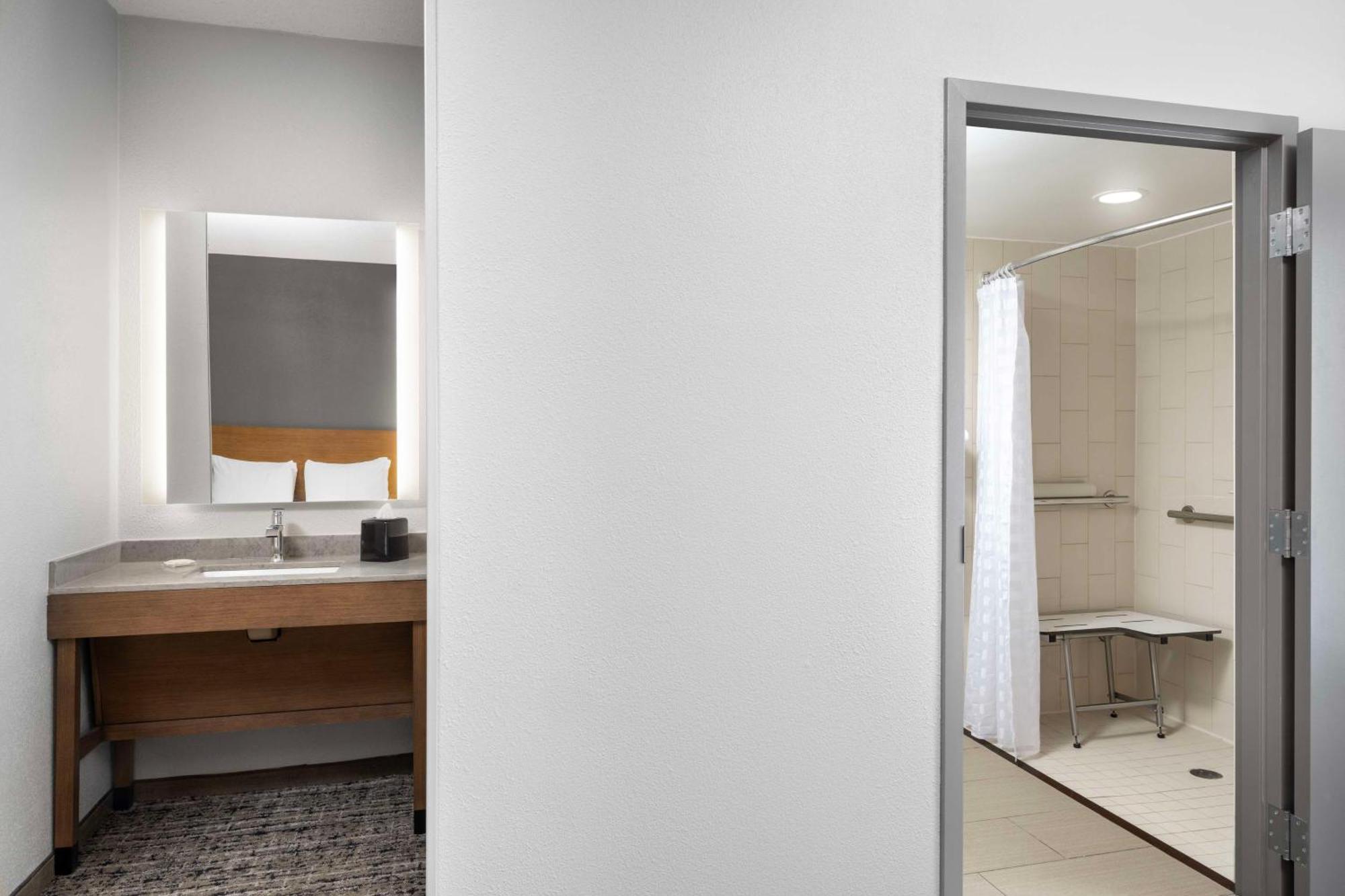Hyatt Place Detroit/Utica Bagian luar foto