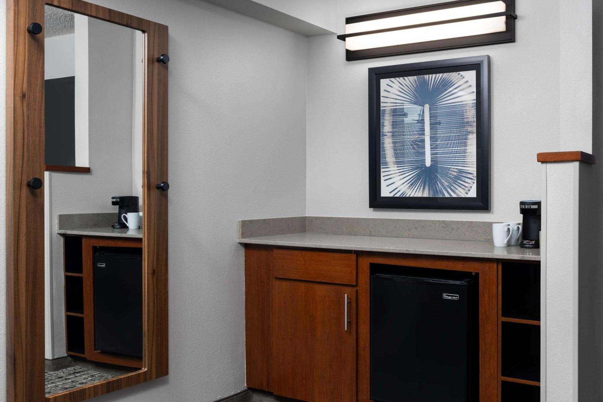 Hyatt Place Detroit/Utica Bagian luar foto