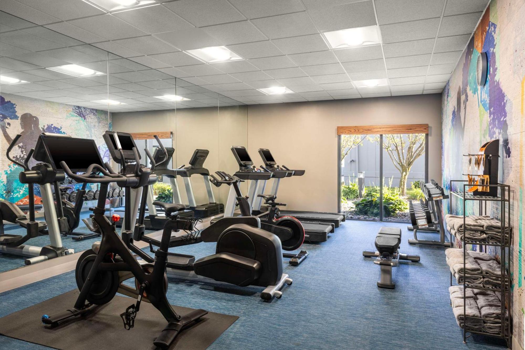 Hyatt Place Detroit/Utica Bagian luar foto